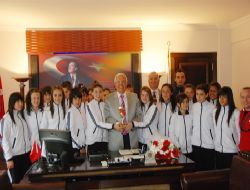 ŞAMPİYONLAR BAŞKANI ZİYARET ETTİ